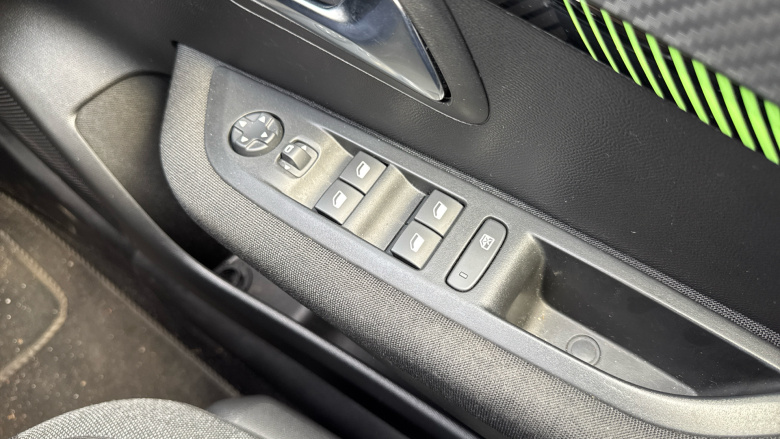 Peugeot 208 1.2 PureTech 100 Active 5dr Petrol Hatchback
